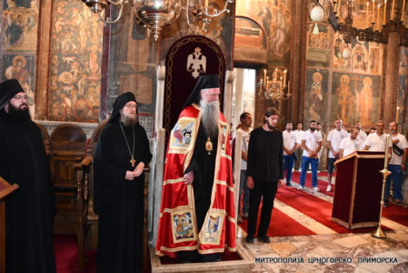 Mitropolit Joanikije u manastiru Visoki Dečani: Božija milost grije naš rod preko kosovsko-metohijskih svetinja