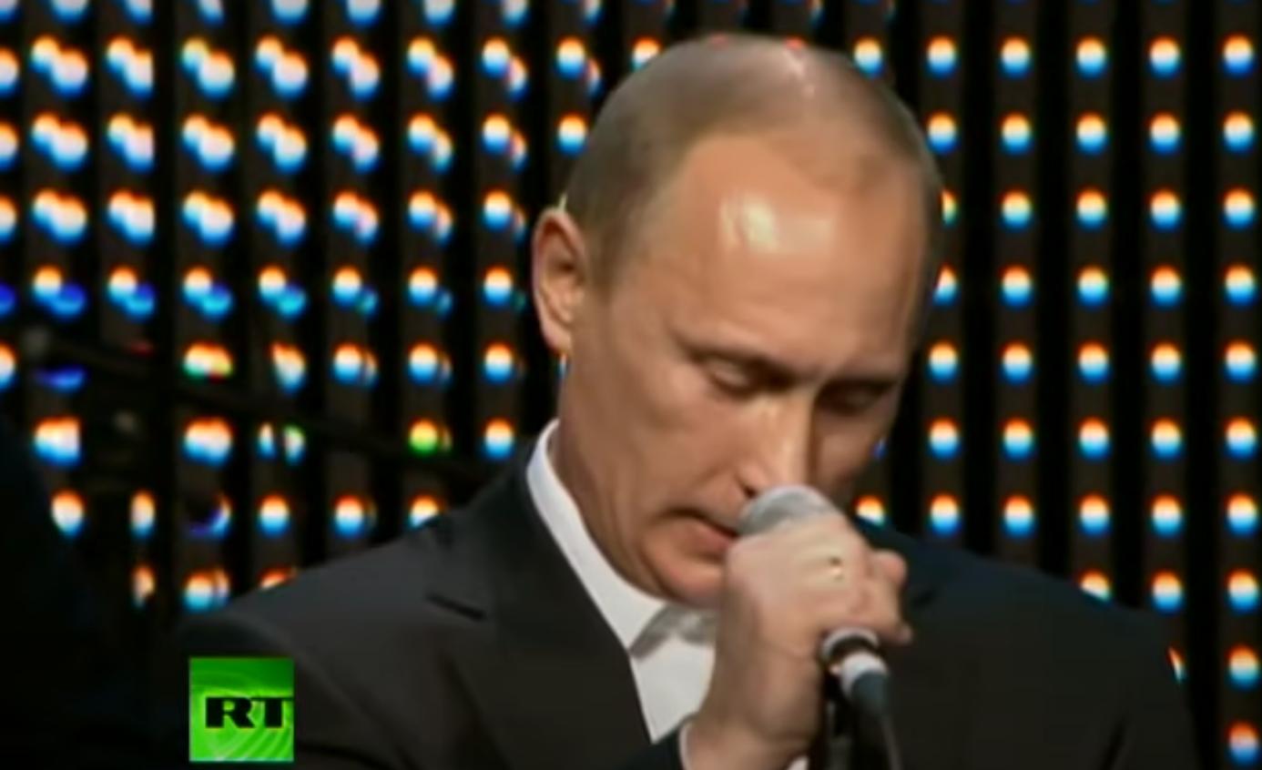 Pogledajte kako ruski predsjednik Vladimir Putin pjeva na engleskom (VIDEO)