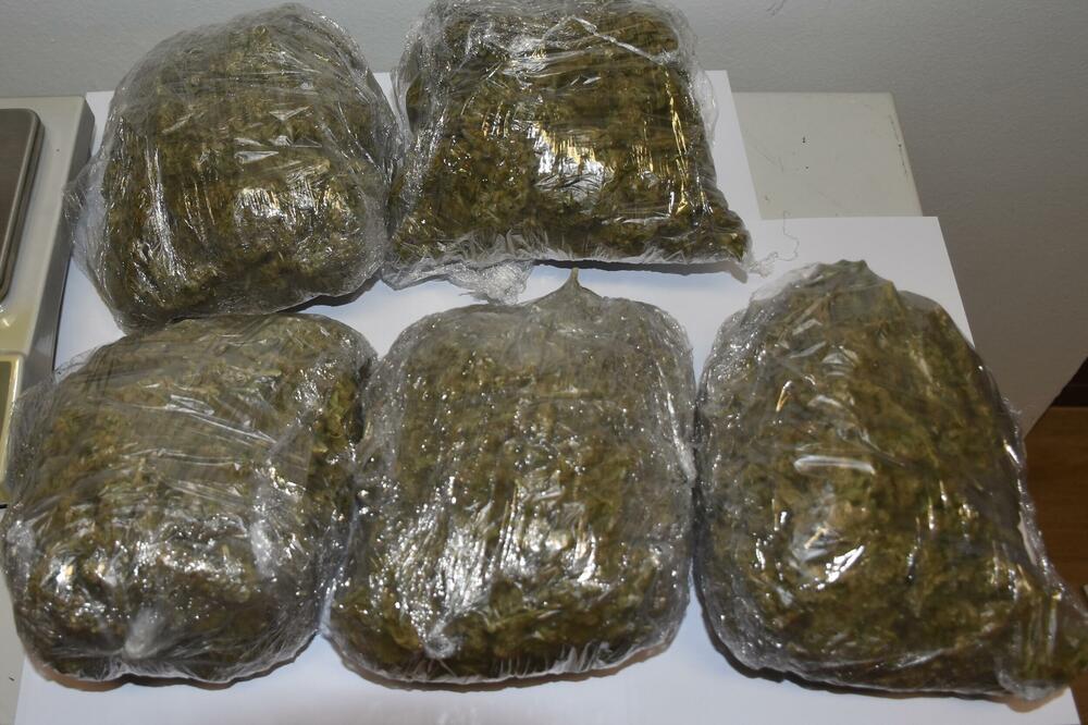 Policija pronašla 75 kilograma droge, uhapšen Ljuljđuraj