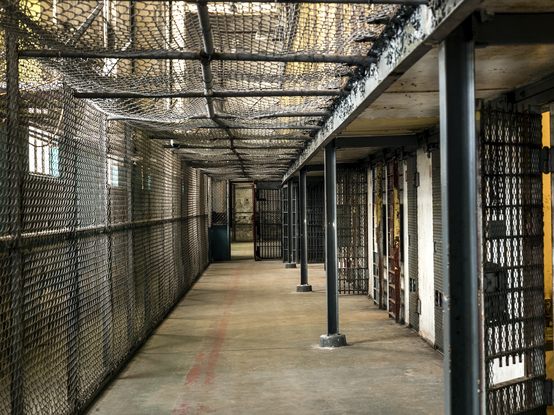 Pretresi u Istražnom zatvoru: Kontrolisani „kavčani“ i „škaljarci“