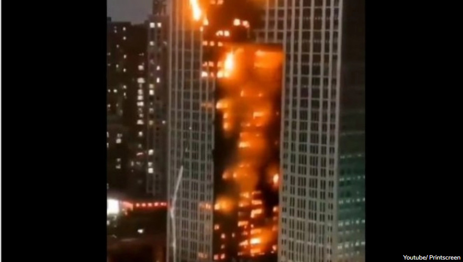 ZASTRAŠUJUĆE SCENE U KINI Požar guta neboder, borba sa vatrom u gradu Daljen
