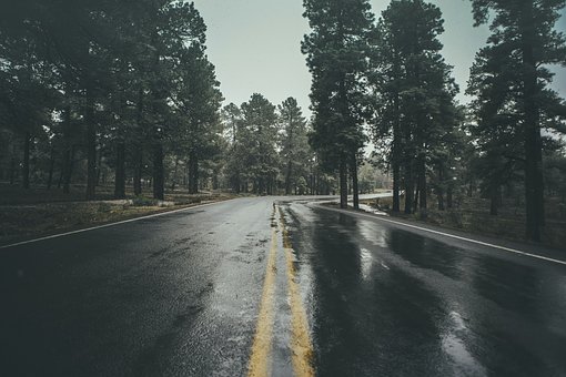 PRILAGODITE VOŽNJU Oprez zbog kiše i slabije vidljivosti na putevima
