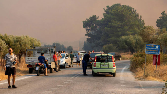 POŽAR U GRČKOJ Evakuisana sela, nema struje