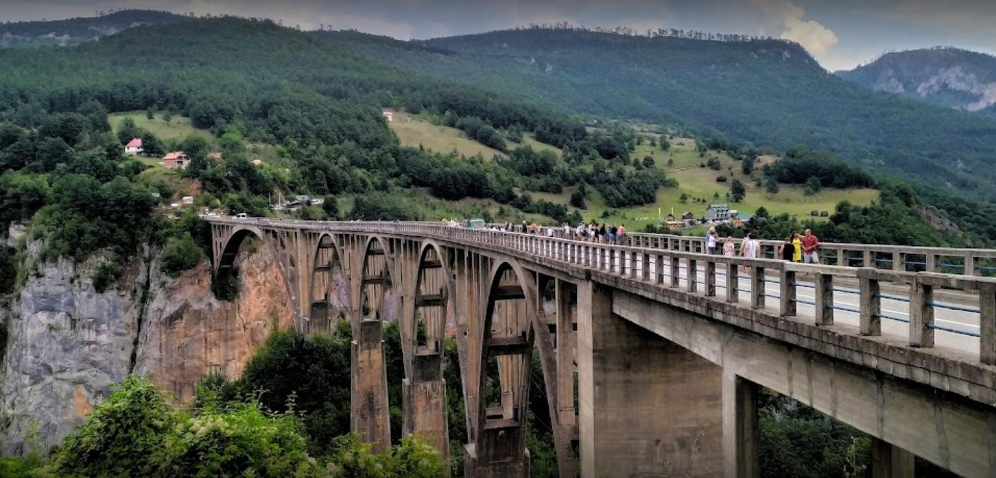 TRAGEDIJA: Dječak (13) skočio sa mosta na Đurđevića Tari