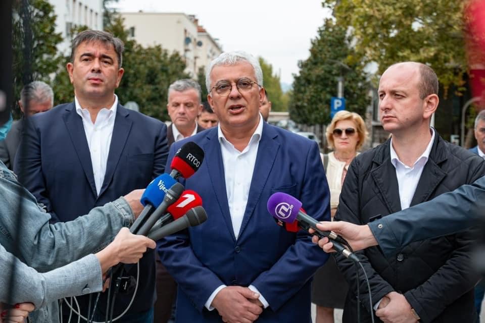 Demokratski front – Demokratama: Ostavite nas na miru, pa račune raščistite sa Jokovićem i Abazovićem