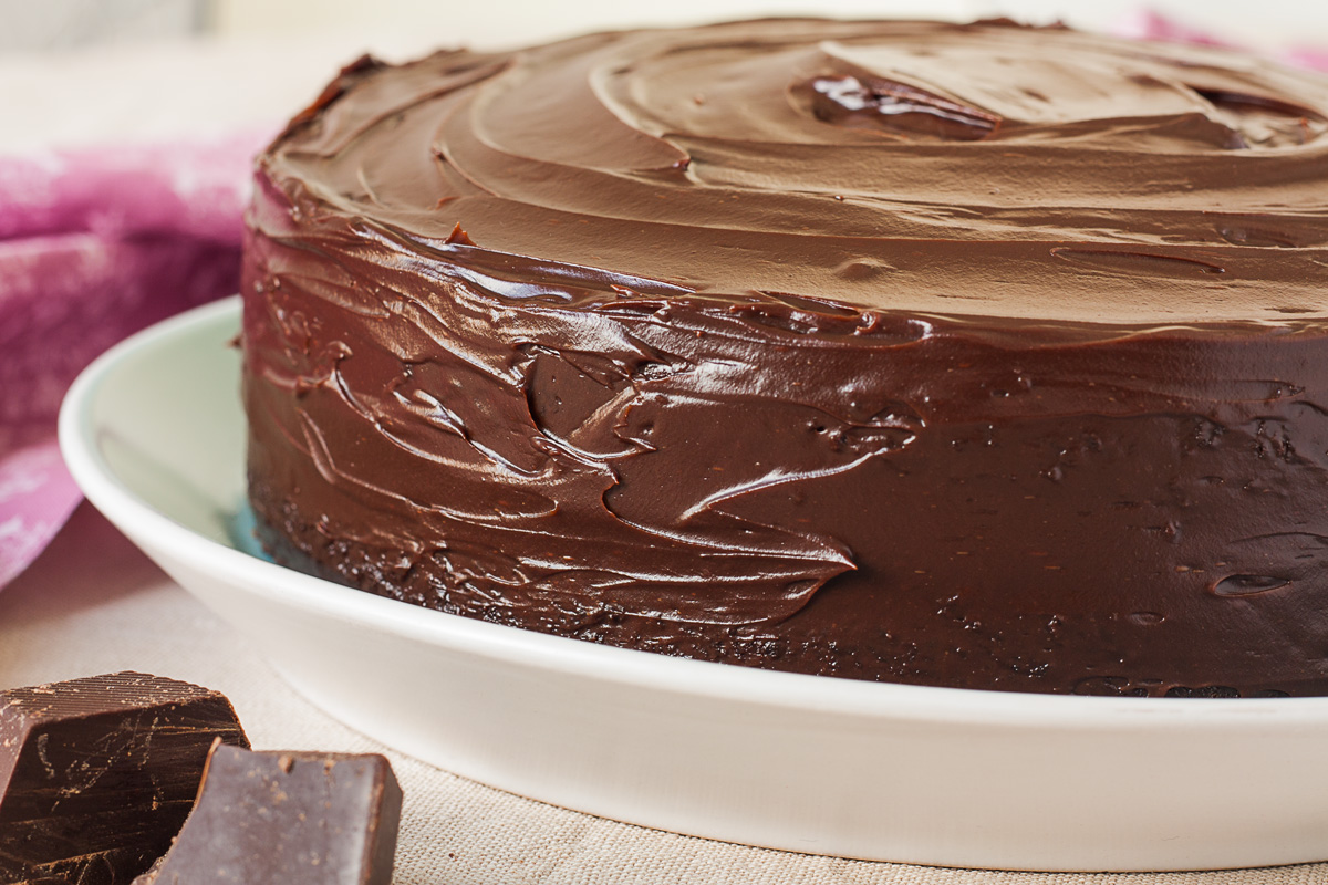 NEMA ŠEĆERA I BIJELOG BRAŠNA: Čokoladna torta sa kokosom, za pola sata na vašem stolu
