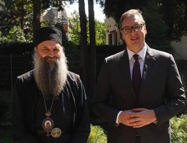 VUČIĆ I PORFIRIJE SASTALI SE U PONOĆ Predsjednik Srbije razgovarao sa patrijarhom o krizi na Kosovu