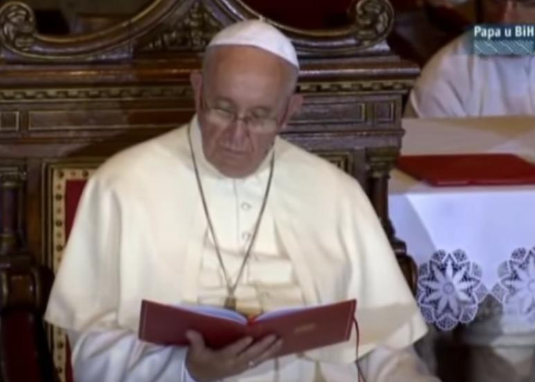 POMOGAO ZATVORENICIMA DA SE „OHLADE“ : Papa Franjo počastio zatvorenike u Rimu s 15.000 sladoleda