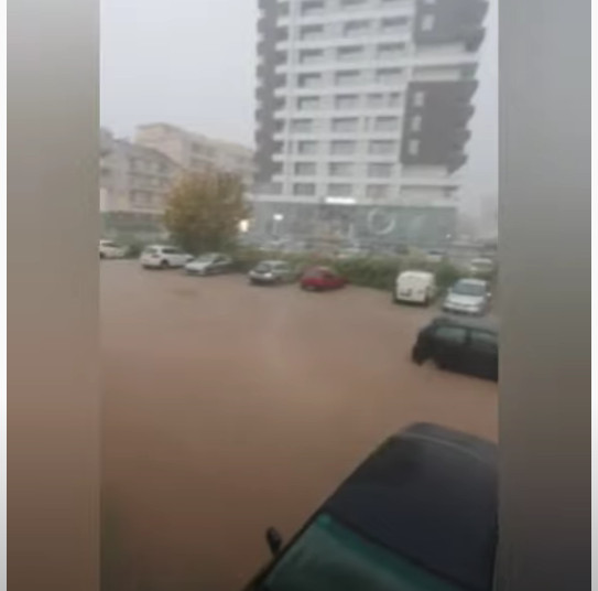 Olujno nevrijeme u Budvi, poplavljene ulice  (FOTO)