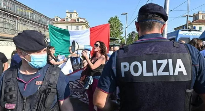 NA ČELU DEMONSTRACIJE SINDIKALNI LIDERI Protesti u Rimu zbog jačanja fašizma