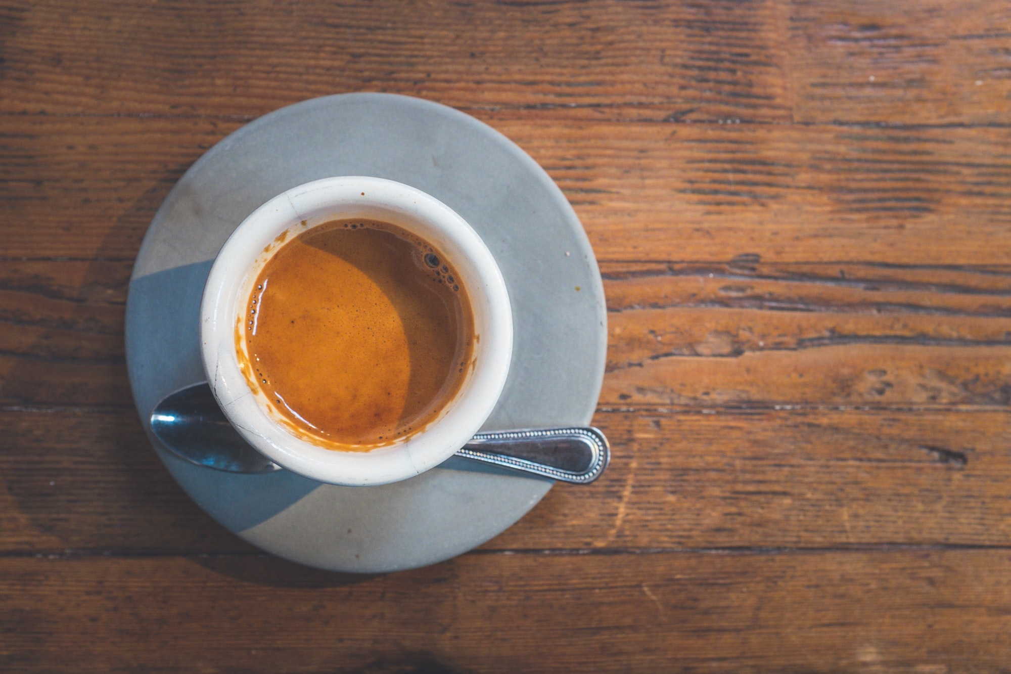 NIKAKO PRIJE Evo zbog čega kafu treba uvek piti POSLE doručka