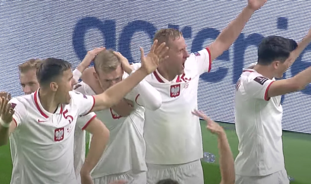 SKANDAL U TIRANI Poljski fudbaleri na udaru albanskih huligana, sudija prekinuo meč! (VIDEO)