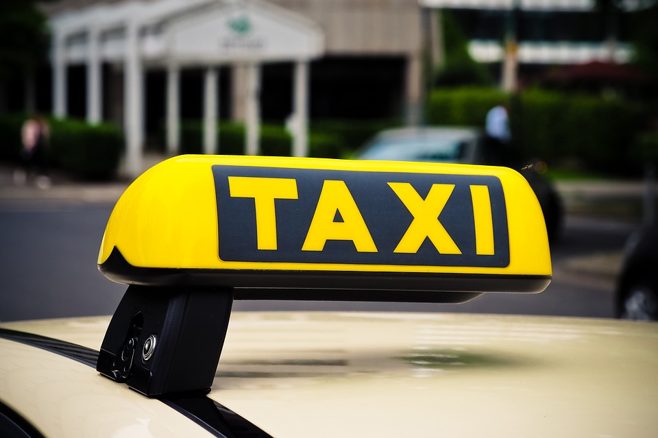 CIJENA GORIVA RASTU Da li će poskupiti i taksi usluge?