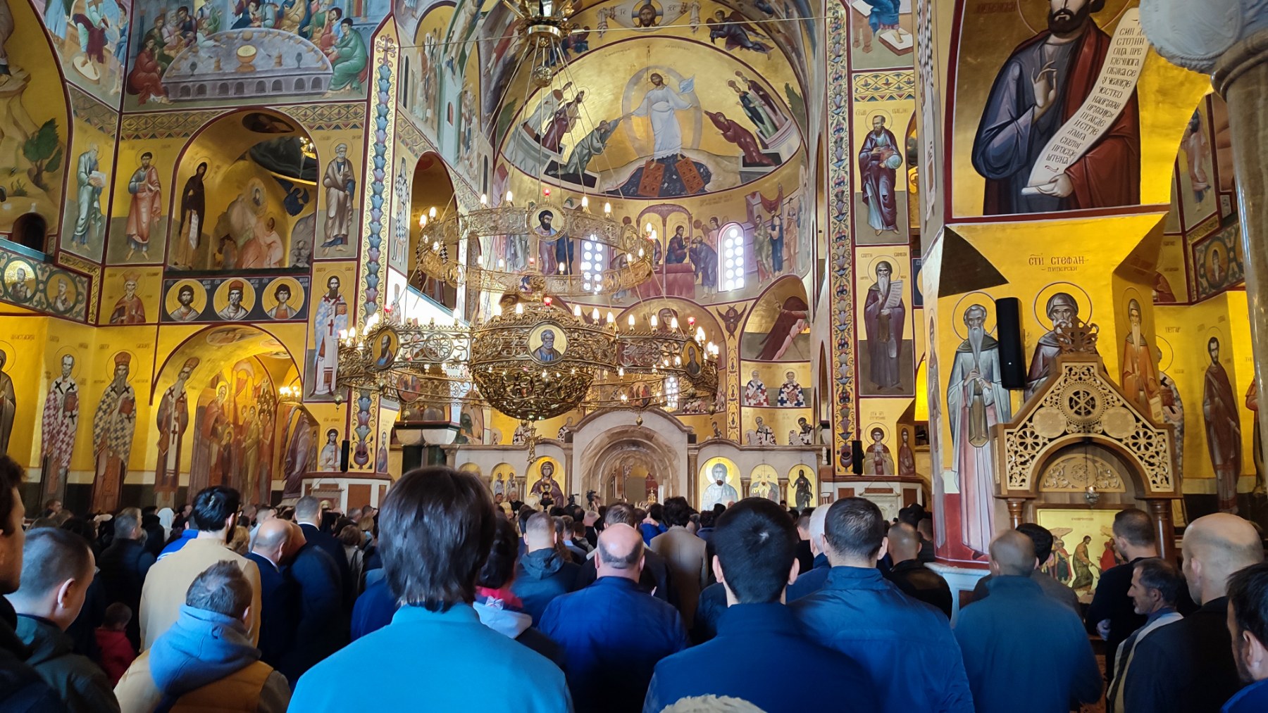 MNOGA POLITIČKA IMENA Prisustvovala su svetoj liturgiji povodom godišnjice smrti Mitropolita Crnogorsko-Primorskog Amfilohija (FOTO)