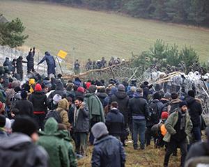 NOVI HAOS NA GRANICI Migranti opet pokušali silom da uđu u Poljsku iz Bjelorusije