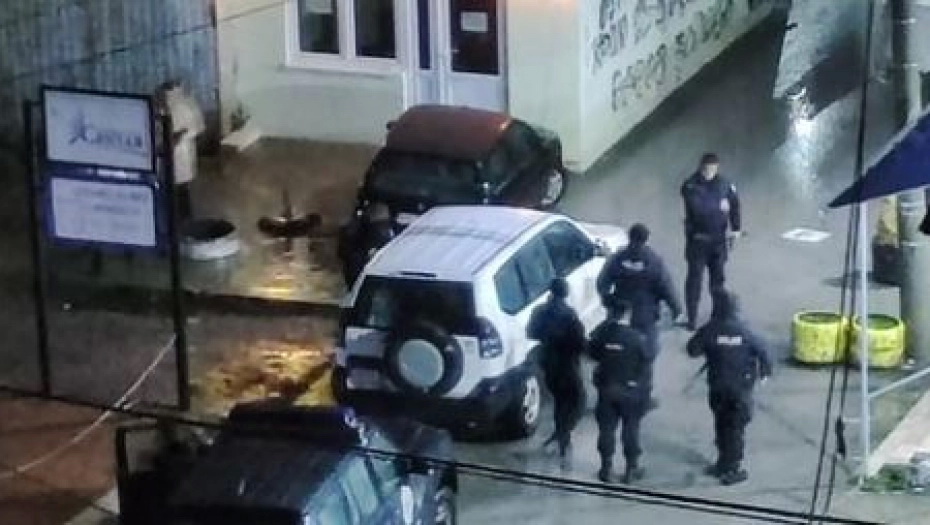 DRAMA U KOSOVSKOJ MITROVICI Tuča i pucnjava u centru grada, najmanje dvije osobe RANJENE