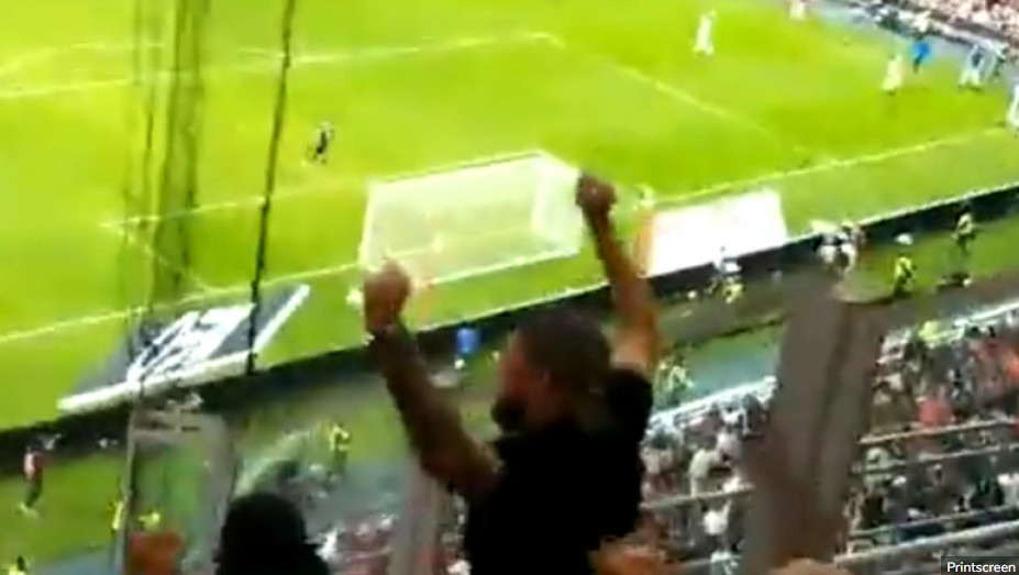 TRENUTAK ZA VJEČNOST Pogledajte slavlje navijača na stadionu posle Mitrovićevog gola! (VIDEO)