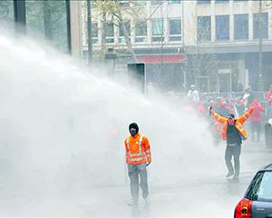 BELGIJA: Vodeni top i suzavac upotrijebili protiv demonstranata