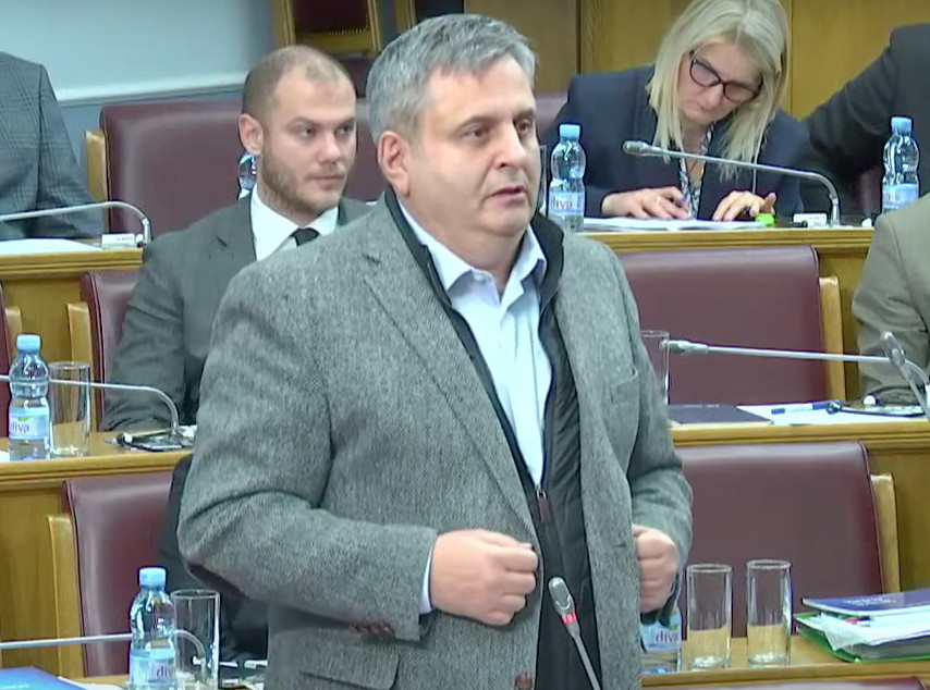(VIDEO-UŽIVO) SJEDNICA SKUPŠTINE Radunović: Demokratski front će glasati za povećanje plate
