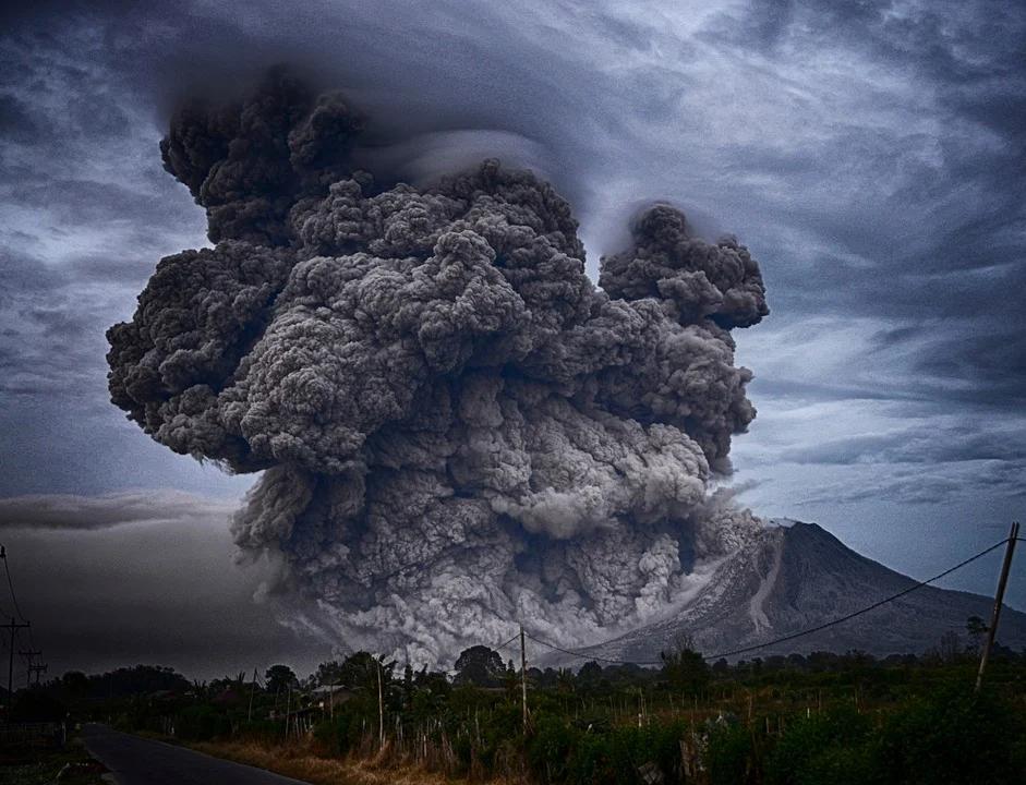 TRAGEDIJA Broj mrtvih u erupciji vulkana porastao na 34, uništeno više od 10 sela