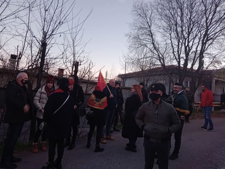 KOMITE DOŽIVJELE TOTALNI FIJASKO Šačica „patriota“ protestovala protiv djece sa akademije: Velika Albanija može, Kosovo ne može! (VIDEO)