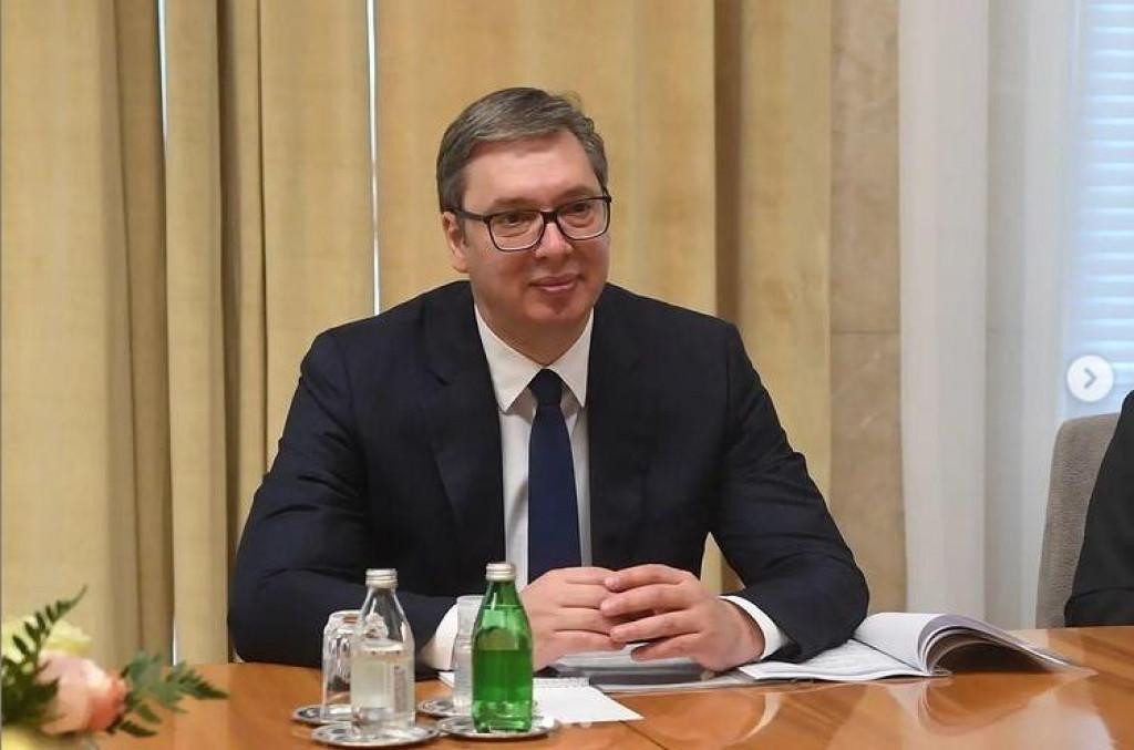 EVO KOLIKO ĆE BITI PENZIJE Vučić obećao prosječnu platu od 1.000 eura u Srbiji