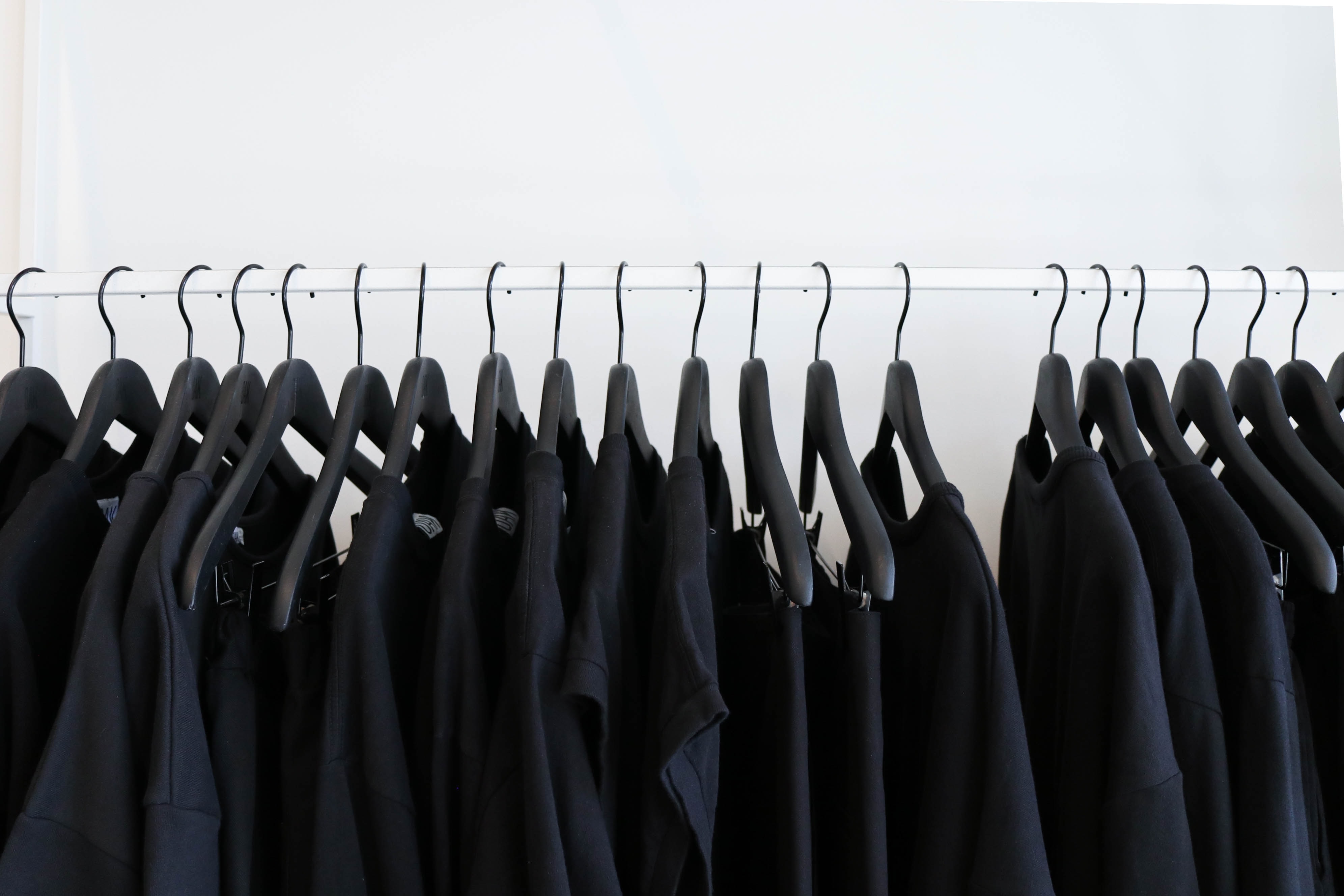 OVU TAJNU RIJETKO KO ZNA: Ako često nosite crnu odjeću, saznajte šta privlačite u svoj život