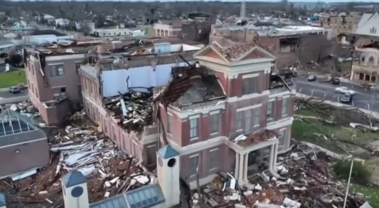 KATAKLIZMA U AMERICI Tornado odnio 70 života (VIDEO)