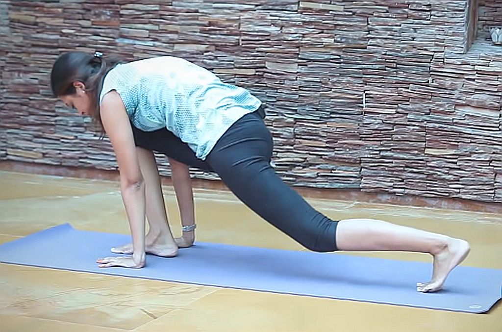 ZATEŽU CIJELO TIJELO: Pet joga vježbi za mršavljenje butina i skidanje masti sa bokova (VIDEO)