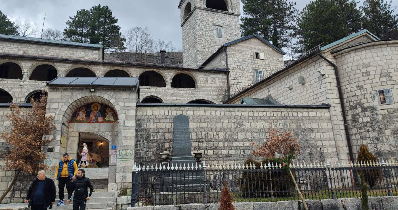 KOMITE NE ODUSTAJU Gradonačelnik Cetinja: Insistiraću da se Cetinjski manastir oduzme od Srpske pravoslavne crkve