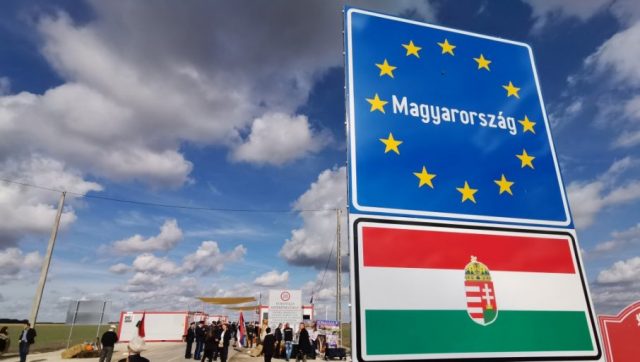 HAOS NA GRANICI SA AUSTRIJOM Mađarska policija pucala na kamion sa migrantima na granici