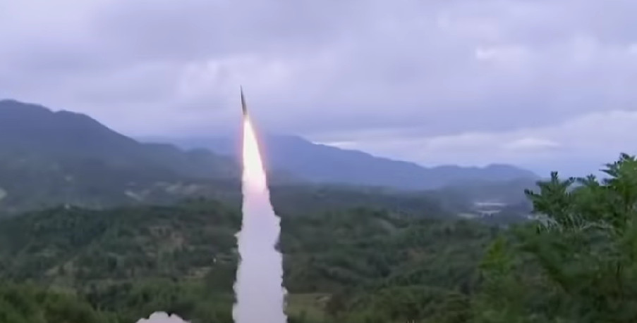 DEMONSTRACIJA RAKETNOG ARSENALA Sjeverna Koreja ispalila dvije balističke rakete