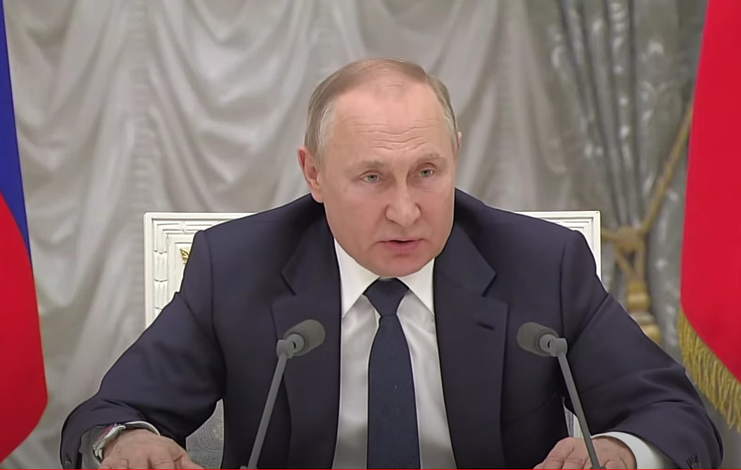 RUSIJA BLOKIRALA FEJSBUK Putin potpisao novi zakon
