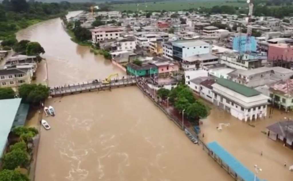 KATASTROFALNE POPLAVE U EKVADORU Poginulo najmanje 11 osoba