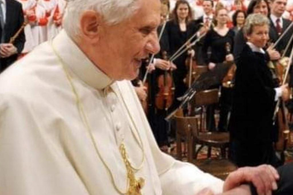 Bivši papa se izvinio žrtvama se*sualnog zlostavljenja