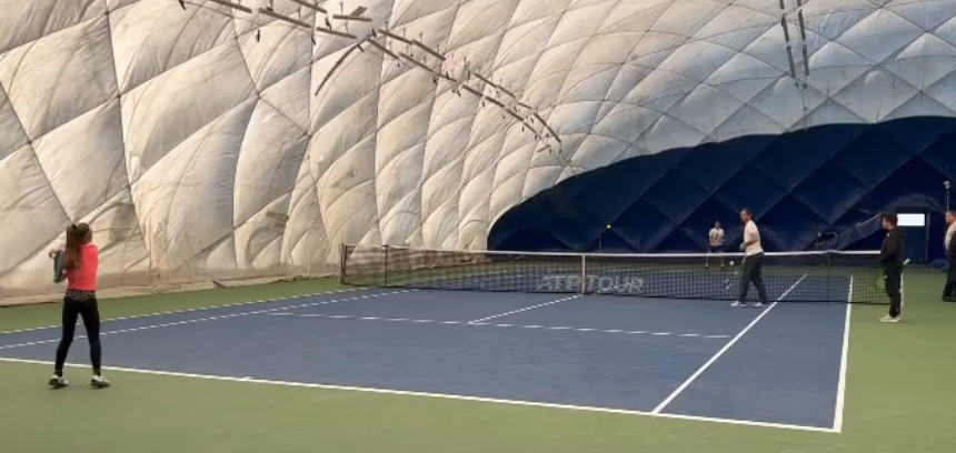 NIKO KAO NOLE! Đoković našao maloj teniserki održao lekciju života! (VIDEO)