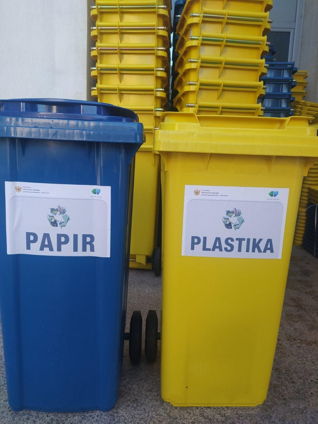 Ministarstvo ekologije: Obezbijeđeno 150 kanti za selektivno sakupljanje otpada