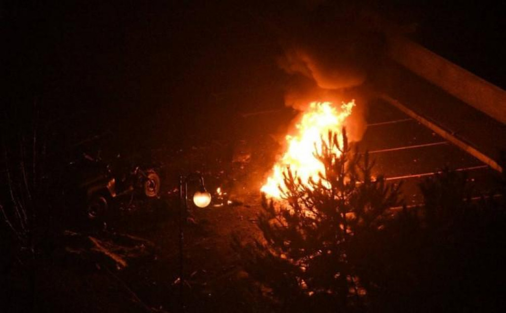 Eksplozija u Donjecku: Raznesen džip šefa policije (VIDEO)