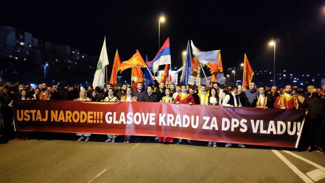 PROTEST U PODGORICI! Bečić: Zahtijevamo raspisivanje VANREDNIH PARLAMENTARNIH i lokalnih izbora! (VIDEO/FOTO)