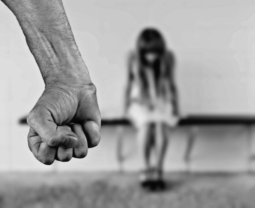 Mladić iz Mojkovca optužen za silovanje rođene sestre, otac odbio da svjedoči