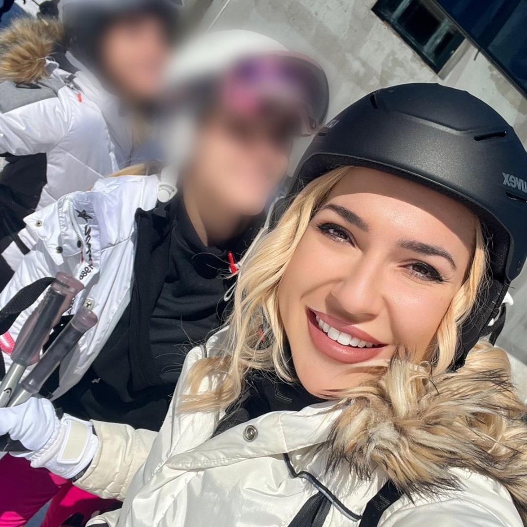 ZNAKOVI PORED PUTA?! Udala se Jovana na ski stazi! (FOTO/VIDEO)