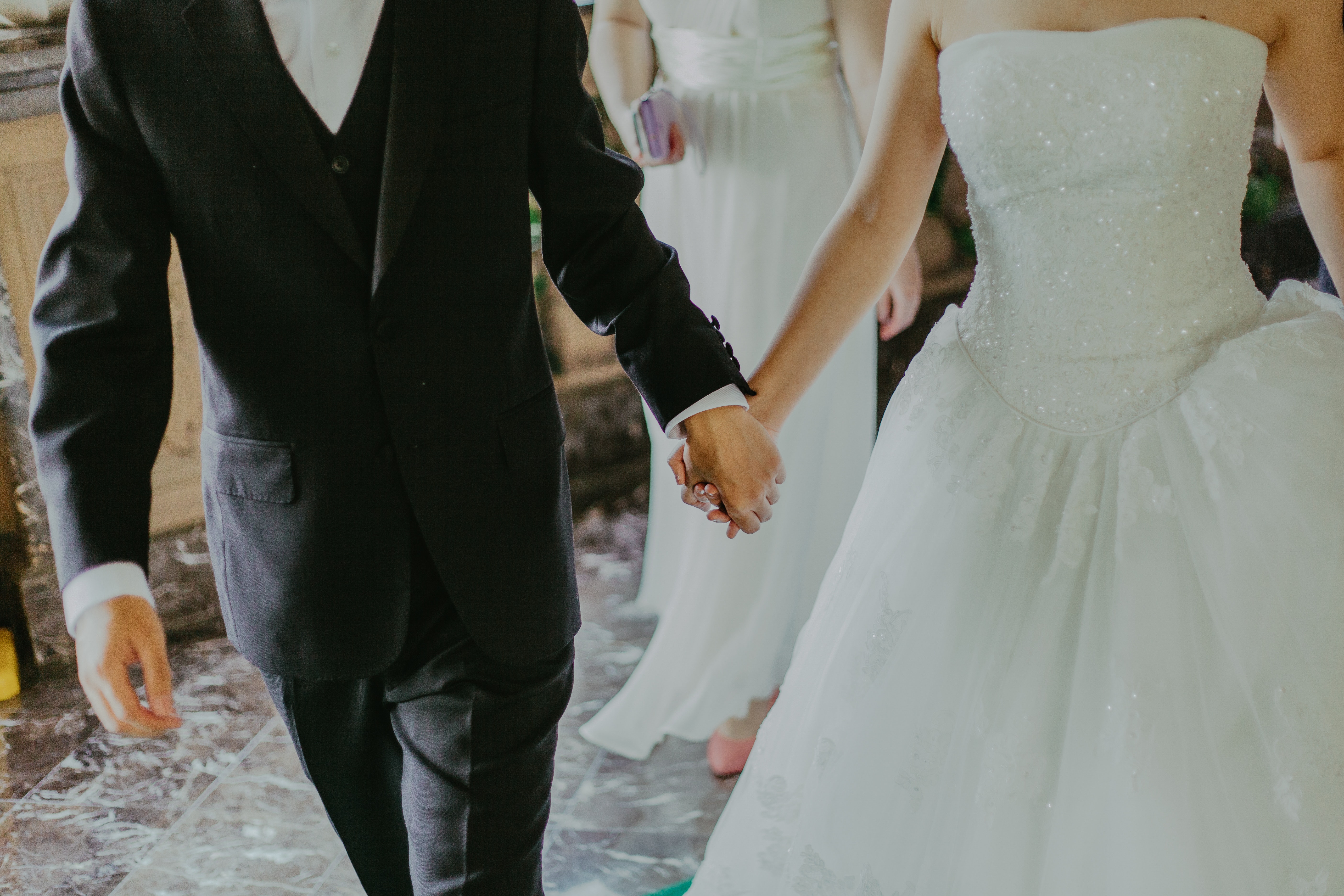 NARODNO VJEROVANJE: Da li znate zašto mladoženja ne smije da vidi mladu u vjenčanici prije svadbe?