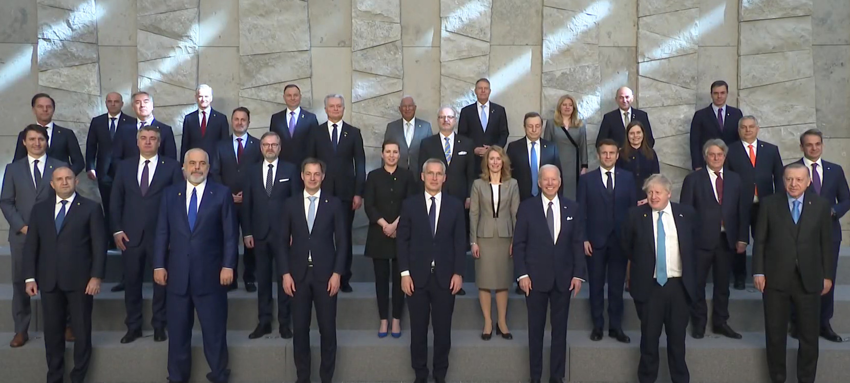 NI SRAMA, NI OBRAZA Na godišnjicu NATO agresije, Đukanović prisustvuje samitu ove alijanse!
