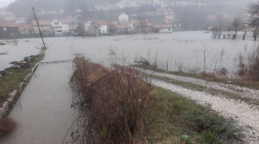 STANJE ALARMANTNO Velike padavine izazvale probleme na Cetinju