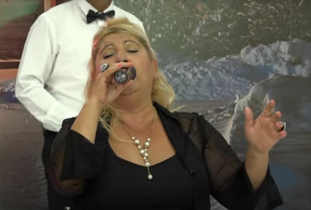 U DŽAKOVIMA SAM NOSILA PARE! Pjevačica koja se proslavila pjesmom „Ala bih se šikicala“ otvoreno o svemu