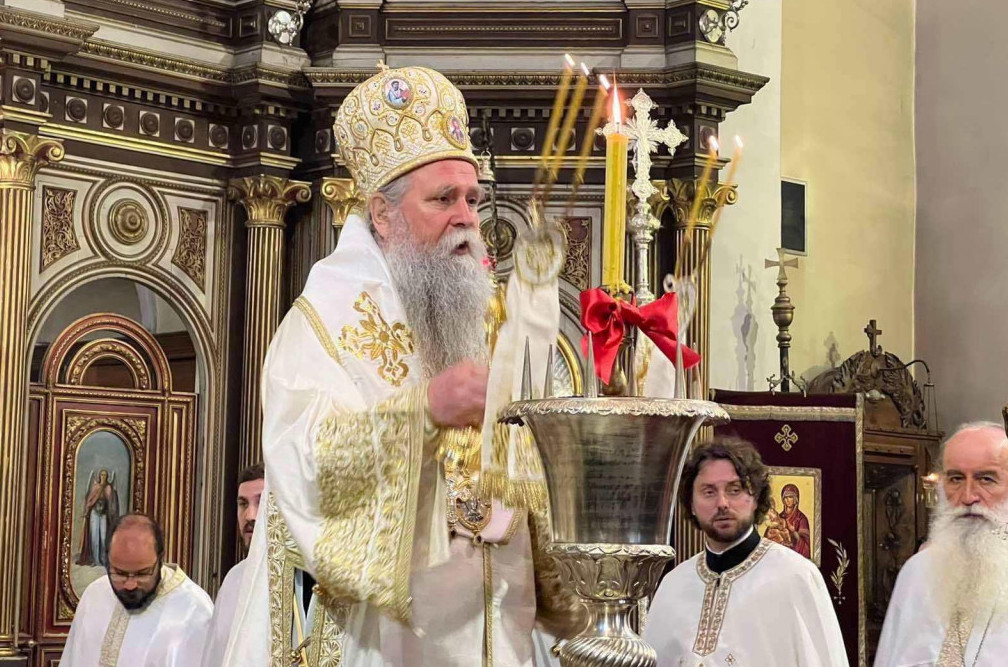 “NAŠA JE VJERA ŽIVOT“ Mitropolit Joanikije služio Vaskršnju liturgiju u Kotoru