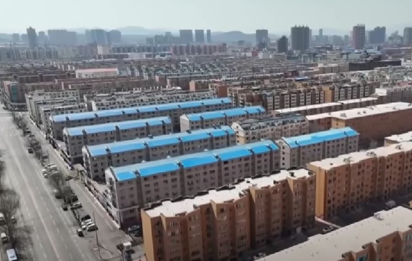 SVUDA MRAK, ČUJU SE KRICI I ŽVIZDUCI Ovako se stanovnici Šangaja bore sa lokdaunom (VIDEO)