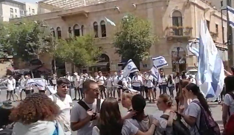 NEMIRI U JERUSALIMU Izraelski desničari provocirali Palestince (VIDEO)