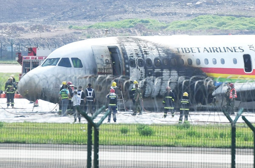 DRAMA NA AERODROMU Kineski avion skrenuo s piste i zapalio se, 36 povrijeđenih