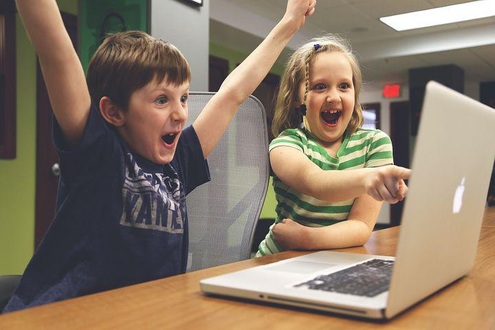 ALARMANTNO Upotreba ekrana kod djece bilježi najbrži rast u poslednje četiri godine!